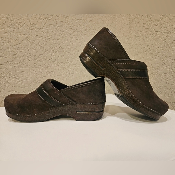 Dansko Brown Leather Clogs - Picture 5 of 7